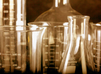 beaker-biology-chemical-1366942
